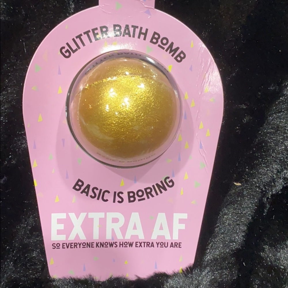 Glitter bath bomb
